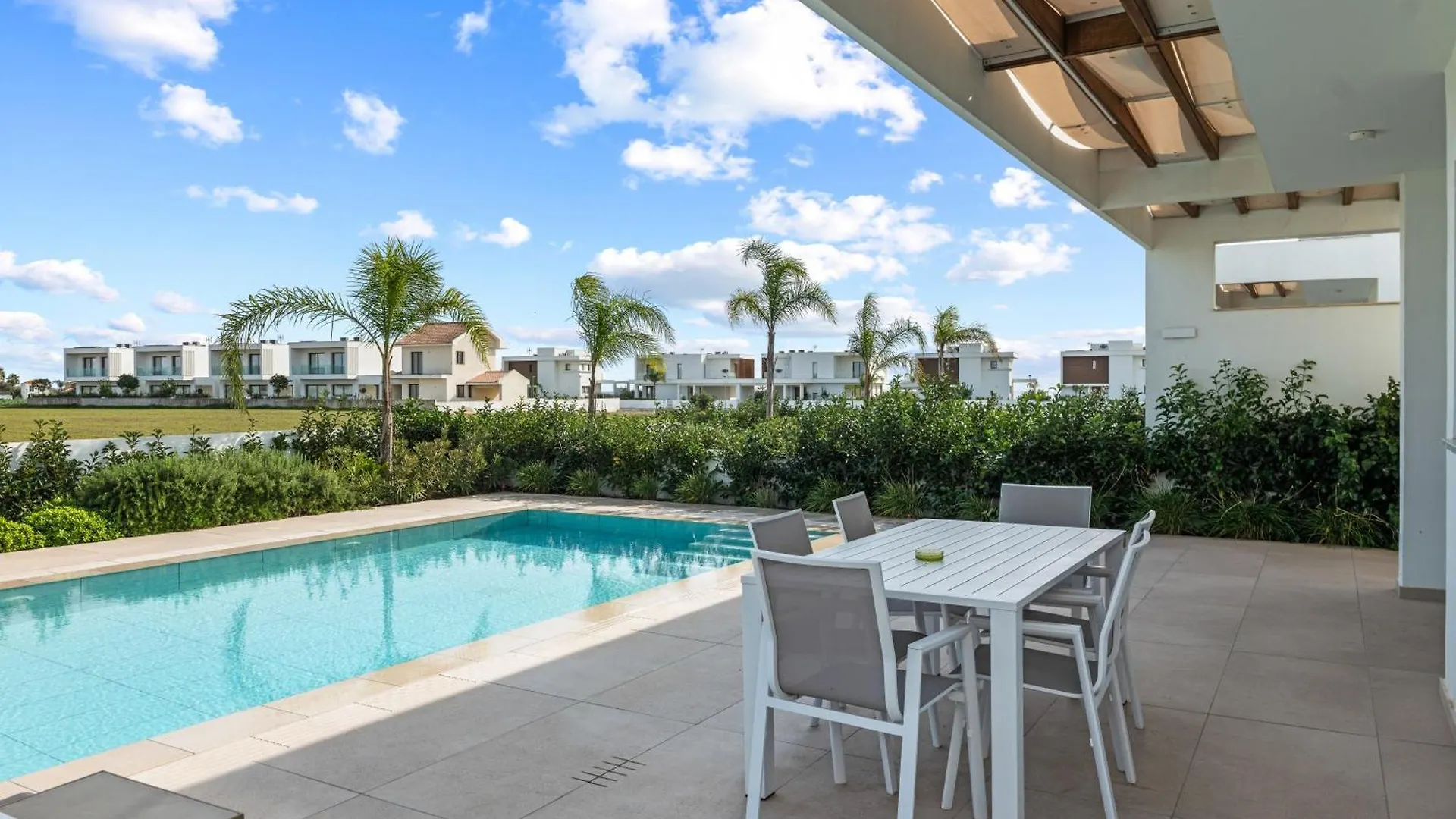 Serenity Waves Villa 20 라르나카